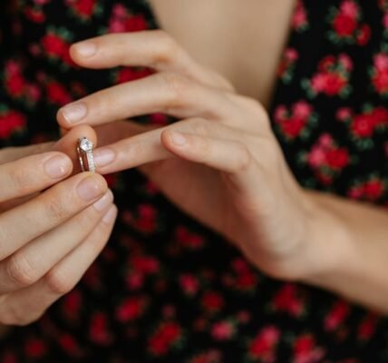 anel oval de diamante